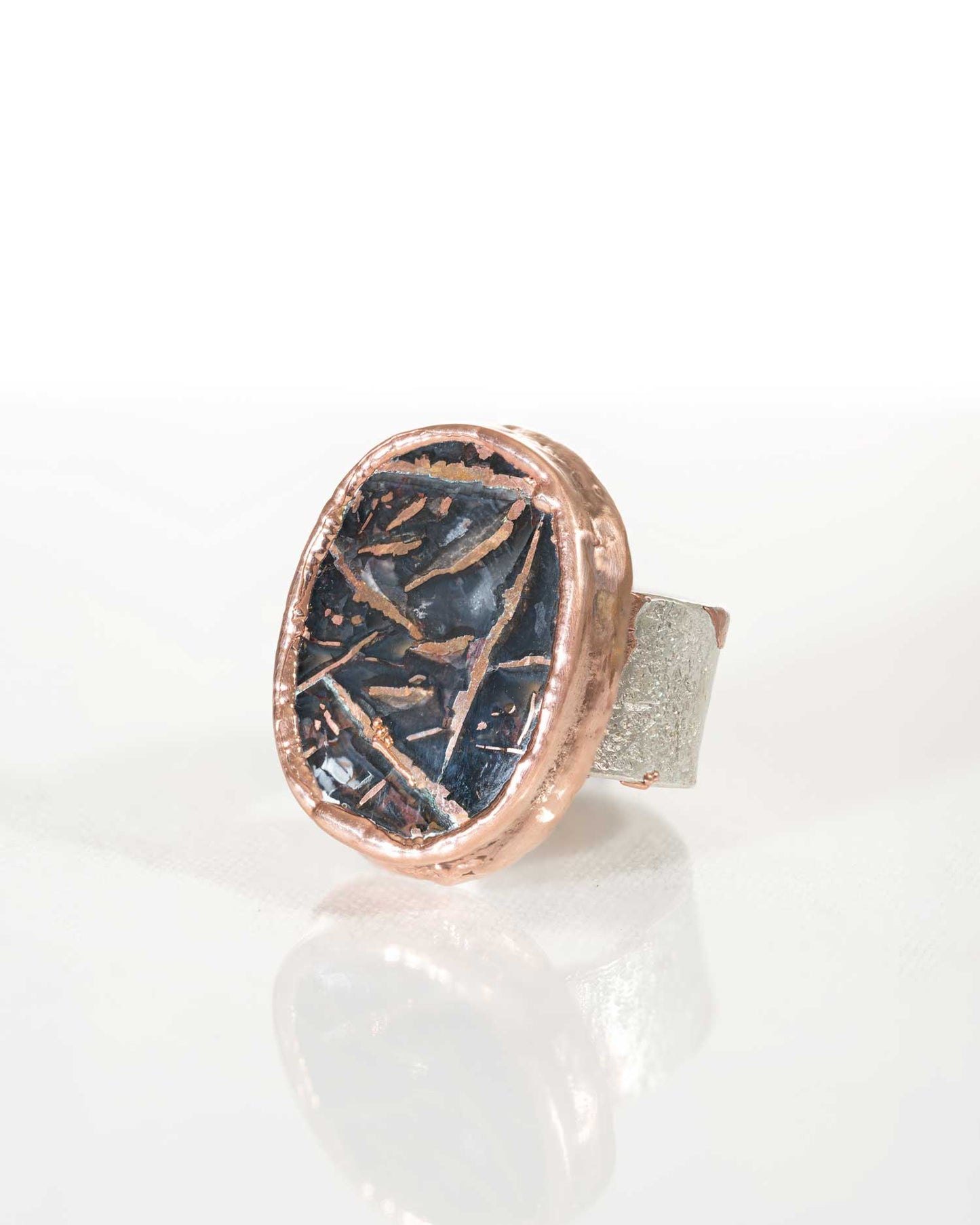 Amazing Copper in Chalcedony Stone Ring sz 8.5
